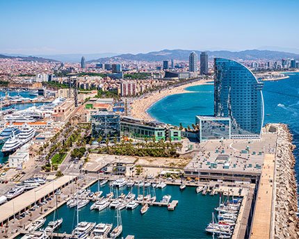 vista del puerto y la playa de barcelona_ viaje en 3 días 